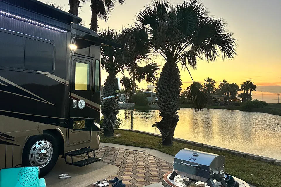 🚍 Luxury Diesel Motor Coach Rental | Sleeps 8 | Delivery Available | F1 • ACL • SXSW • NASCAR