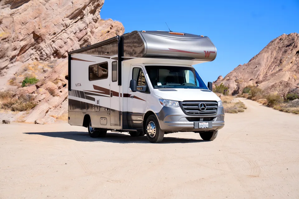 Mercedes-Benz Winnebago Vita 24P
