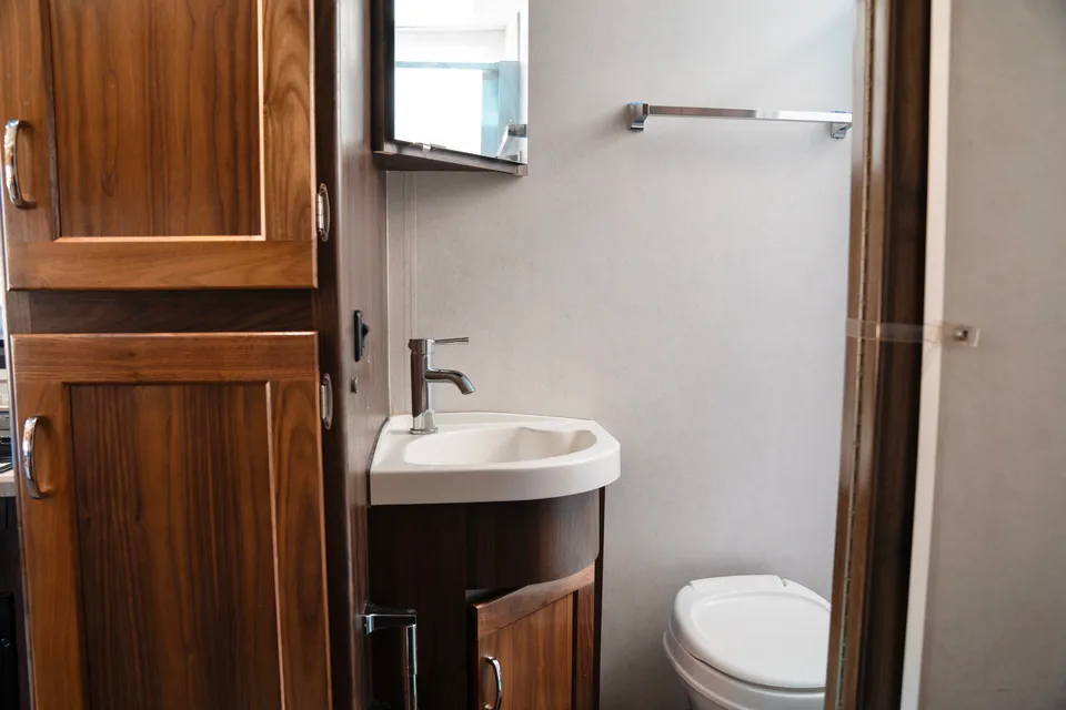 Mercedes-Benz Winnebago Vita 24P