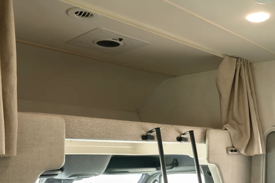 Mercedes-Benz Winnebago Vita 24P