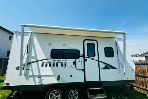 The Happy Glamper 🏕️ Cozy & Clean | Fully Stocked | 5-Star Rocky Mountain Getaway