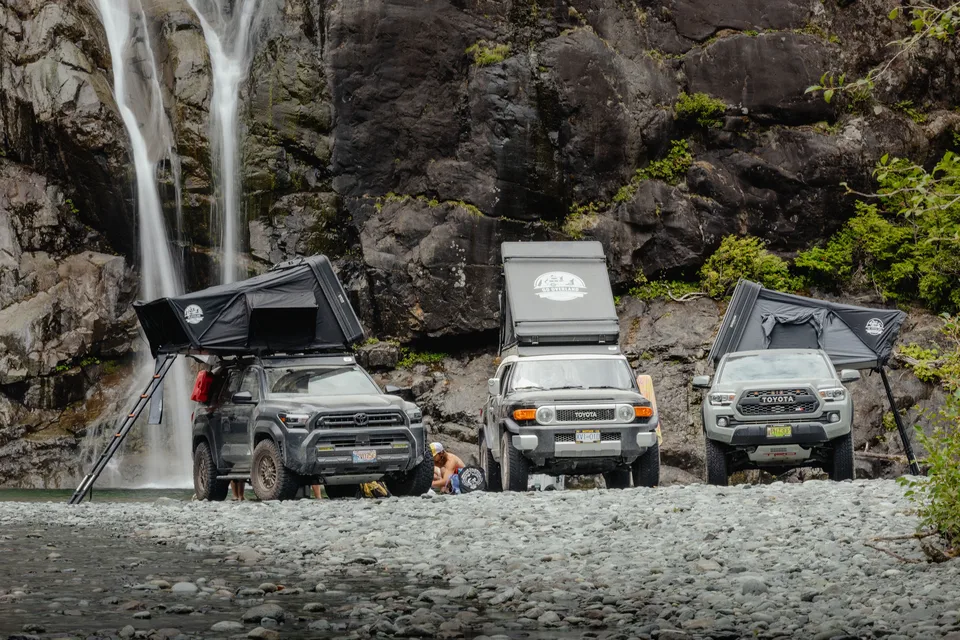 Mirror Memories' Toyota 4Runner Roof-Mounted Tent