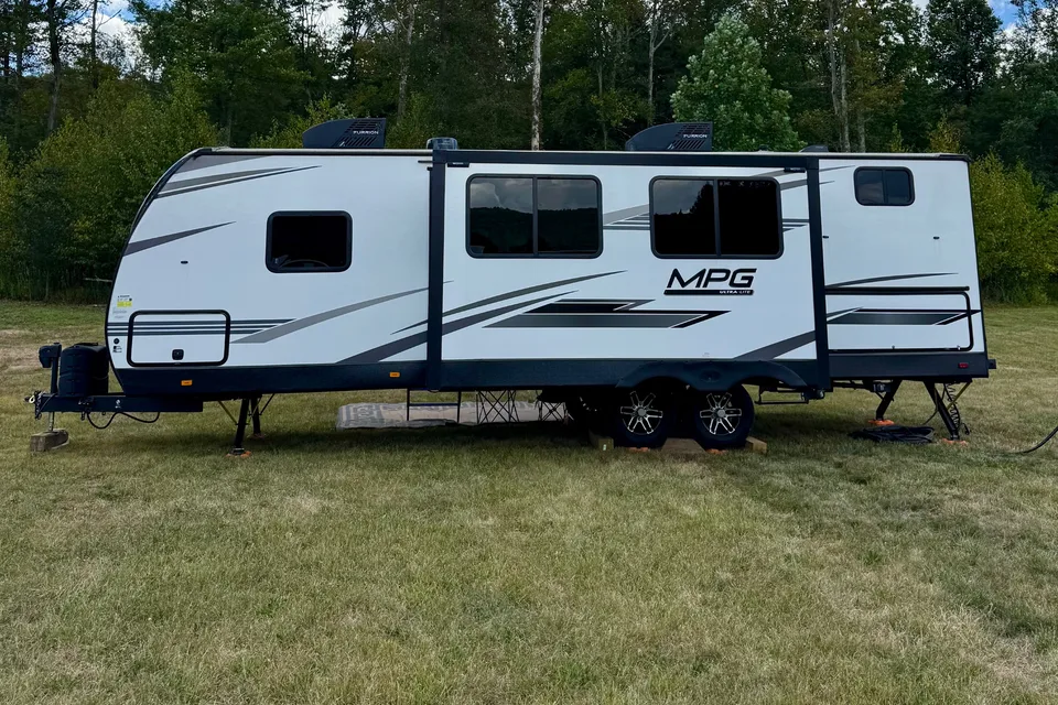 Eugene's Cruiser RV Travel Trailer