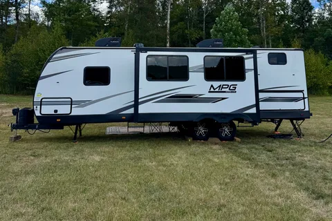 Eugene's Cruiser RV Travel Trailer