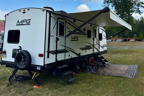 Eugene's Cruiser RV Travel Trailer