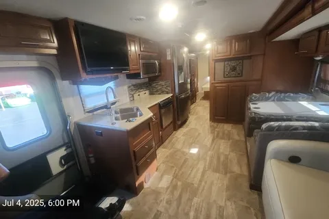 Luxury Georgetown 351DS Class A RV Rental!