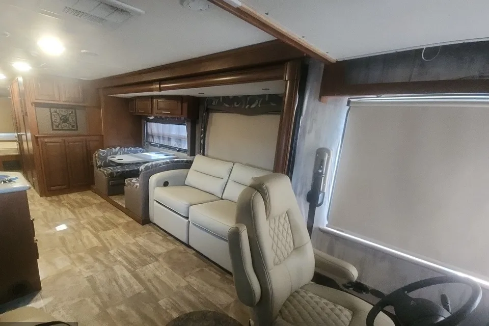 Luxury Georgetown 351DS Class A RV Rental!