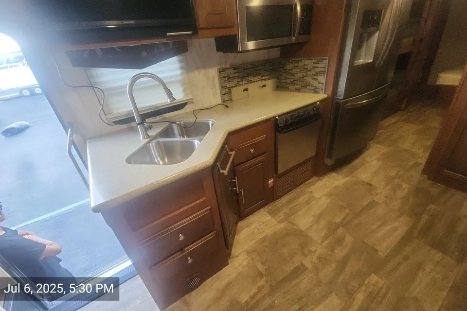 Luxury Georgetown 351DS Class A RV Rental!