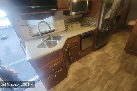 Luxury Georgetown 351DS Class A RV Rental!