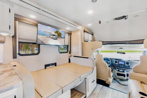 Brand New! Beautiful 2023 Thor Class C 
