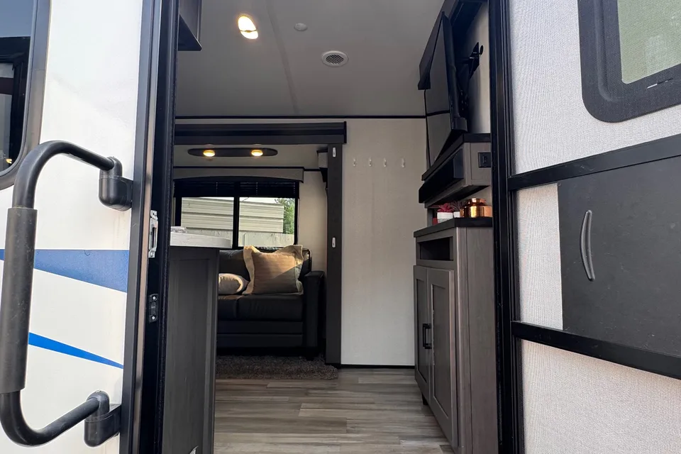 Comfy Cruiser RV Embrace EL310 Travel Trailer