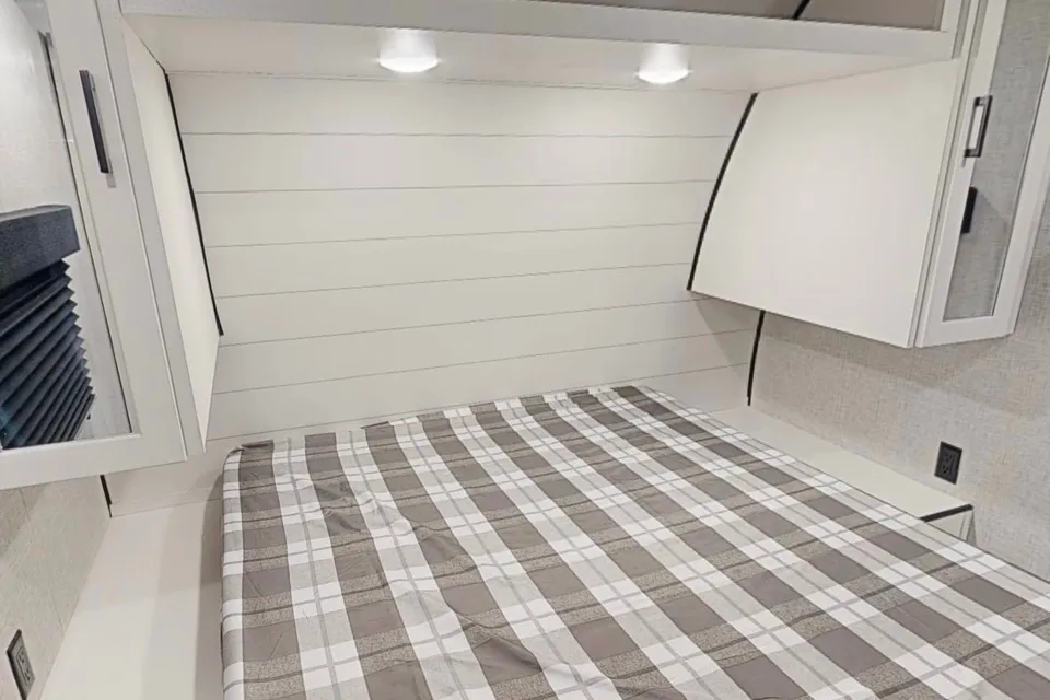 Wesley's Delivery Only Jayco 321BDS Travel Trailer