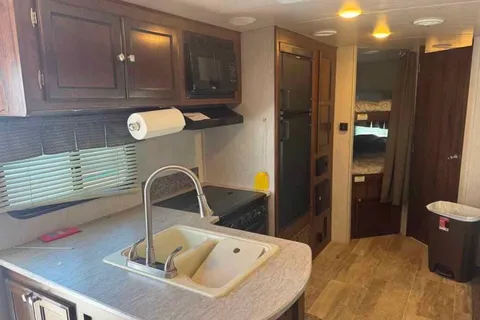 Scooter’s Heartland M26 Travel Trailer