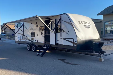 Robert's Dutchmen M-283BHSL Travel Trailer
