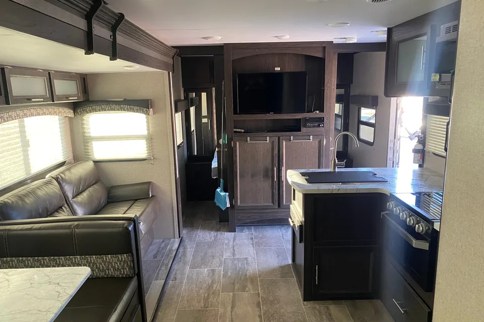 Robert's Dutchmen M-283BHSL Travel Trailer