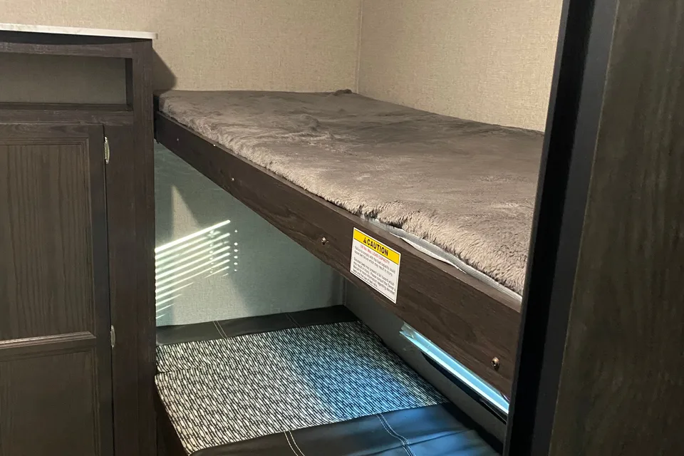 Robert's Dutchmen M-283BHSL Travel Trailer