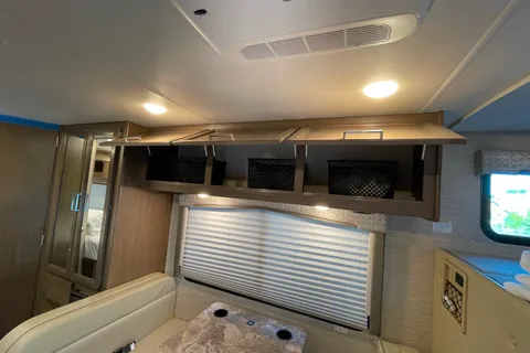 DESERT ROSE | Easy-to-Drive Class C | Sleeps 5