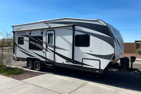 Roxy's Genesis Supreme 23FS Toy Hauler