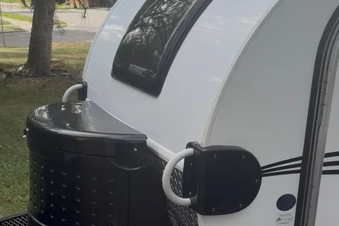 Stylish Teardrop Getaway - Perfect for 2 - Simple, Stress-Free Camping