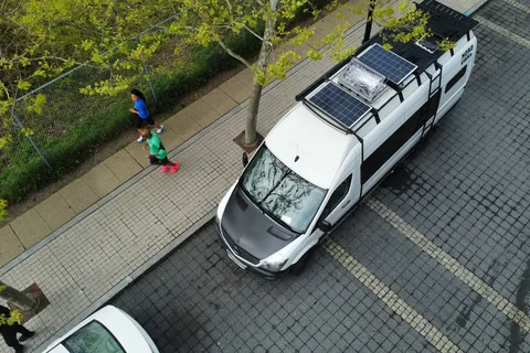 [Louez notre /Rent Our] :  Mercedes Sprinter 4x4 Aménagé