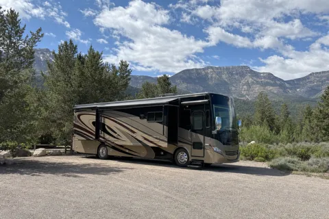 Ted's Tiffin Motorhomes 36LA Class A