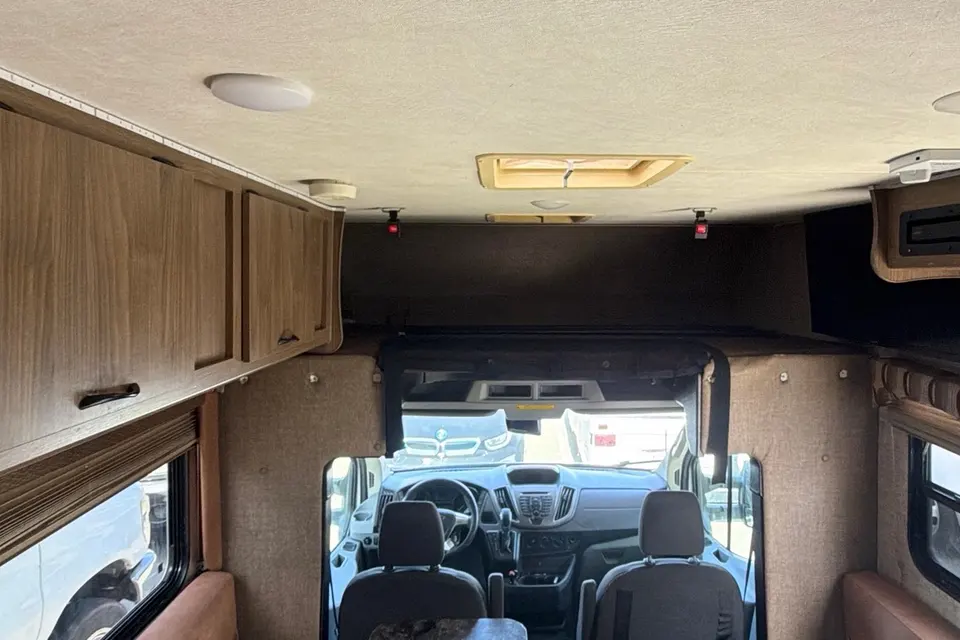 Best on Gas RV – Save on Fuel + Solar Powered