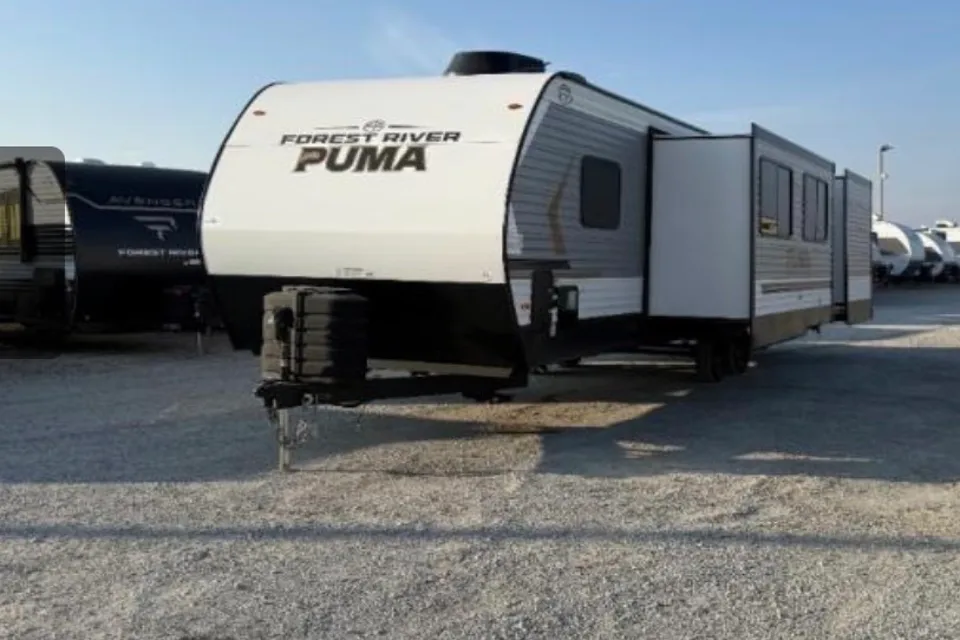 MC Forest River Palomino Puma Travel Trailer