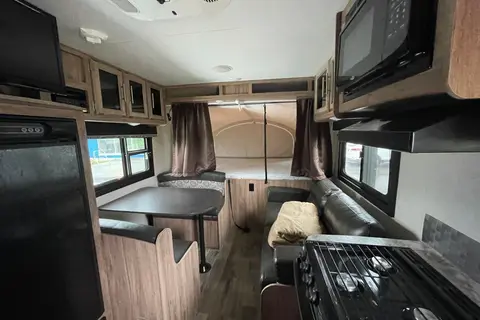 Angelle's Jayco Jay Feather X17Z Hybrid