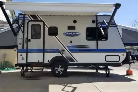 Angelle's Jayco Jay Feather X17Z Hybrid