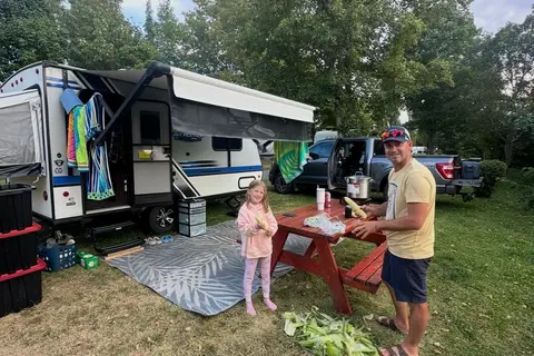 Angelle's Jayco Jay Feather X17Z Hybrid