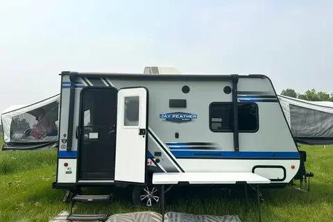 Angelle's Jayco Jay Feather X17Z Hybrid