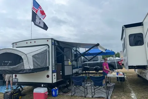 Angelle's Jayco Jay Feather X17Z Hybrid