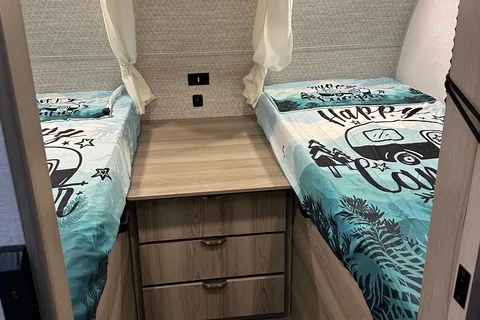Melvin's FOREST RIVER INC RECT Travel Trailer