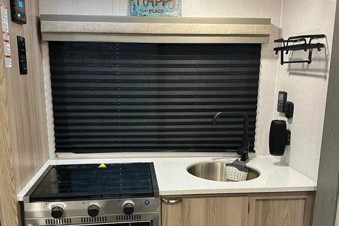 Melvin's FOREST RIVER INC RECT Travel Trailer