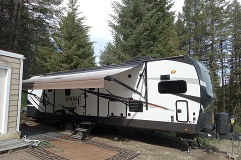 Gordon's Summer Fun Forest River Rockwood Signature model 8335SB Travel Trailer