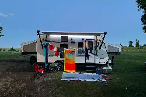 Sarah and Chris's Jayco 17FXD Hybrid