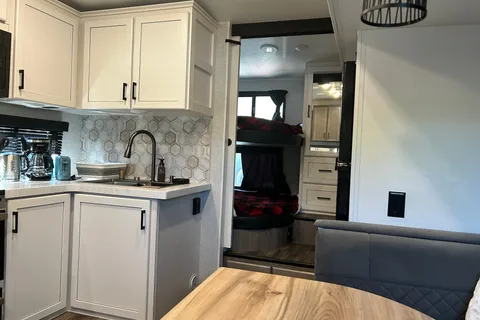 Your Home Away From Home-Jayco Eagle 2025 Fifth Wheel