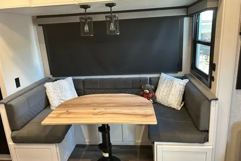 Your Home Away From Home-Jayco Eagle 2025 Fifth Wheel