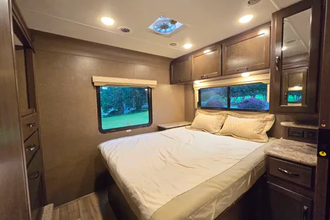 Thor Motor Coach Freedom Elite 30FE Bunkhouse