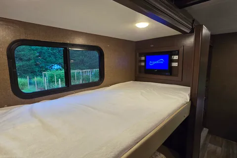 Thor Motor Coach Freedom Elite 30FE Bunkhouse