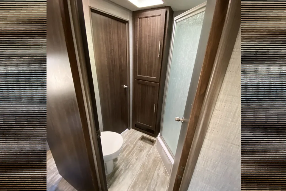 Large 2 slide, 1.5 bathroom bumper pull