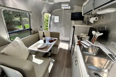 Magnolia 2 Airstream 22ft Bambi Sport **FULLY LOADED**