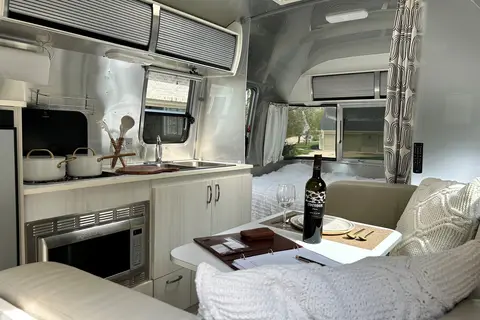 Magnolia 2 Airstream 22ft Bambi Sport **FULLY LOADED**