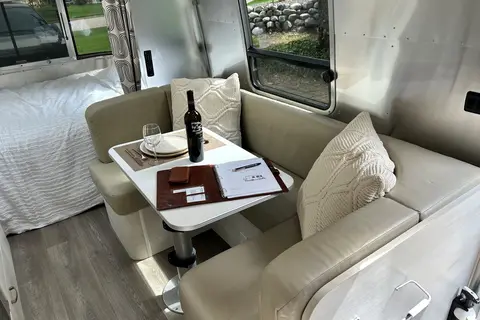Magnolia 2 Airstream 22ft Bambi Sport **FULLY LOADED**