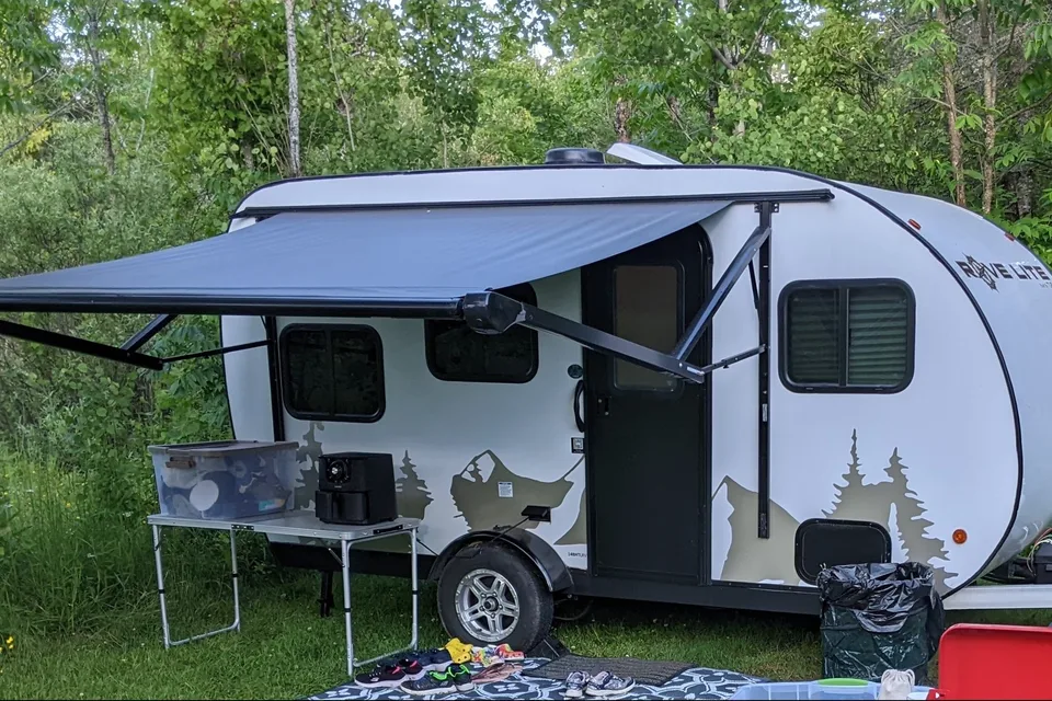 Family Fun Ultra Lite weight - 2022 Rove Lite 14BH