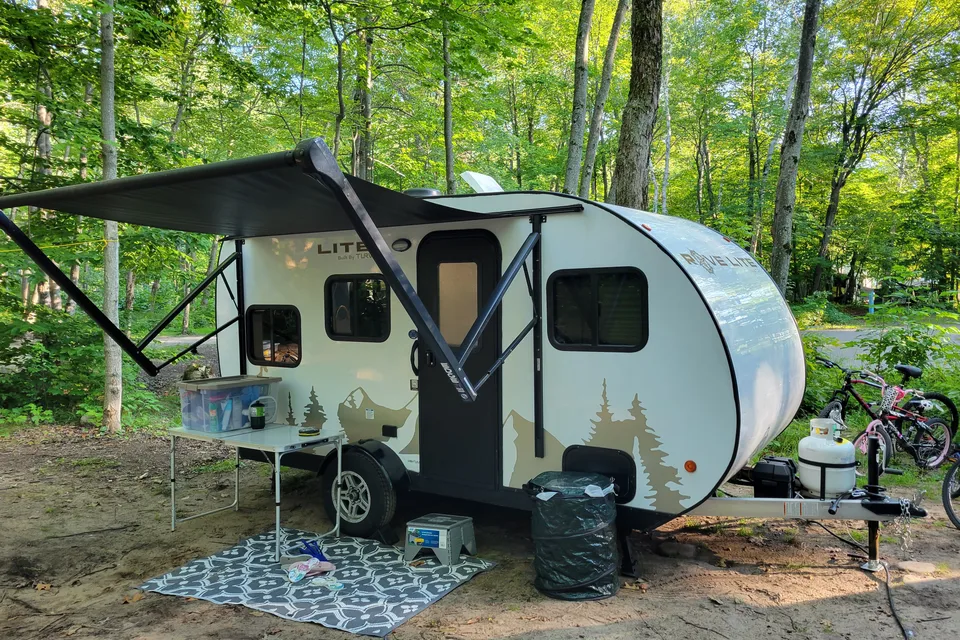 Family Fun Ultra Lite weight - 2022 Rove Lite 14BH