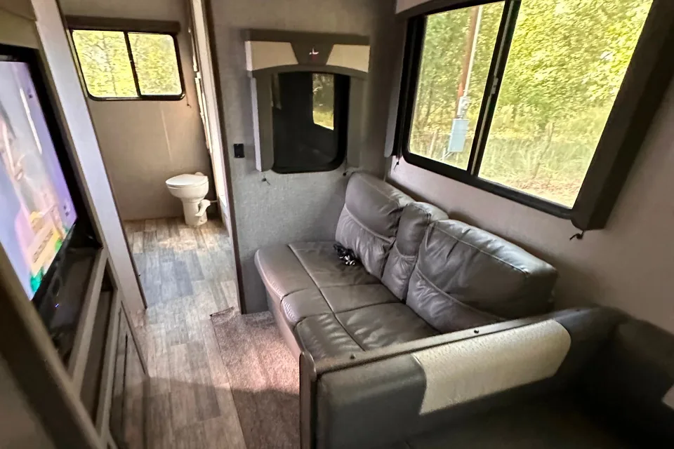 Jake's Crossroads Texan rb29 Travel Trailer