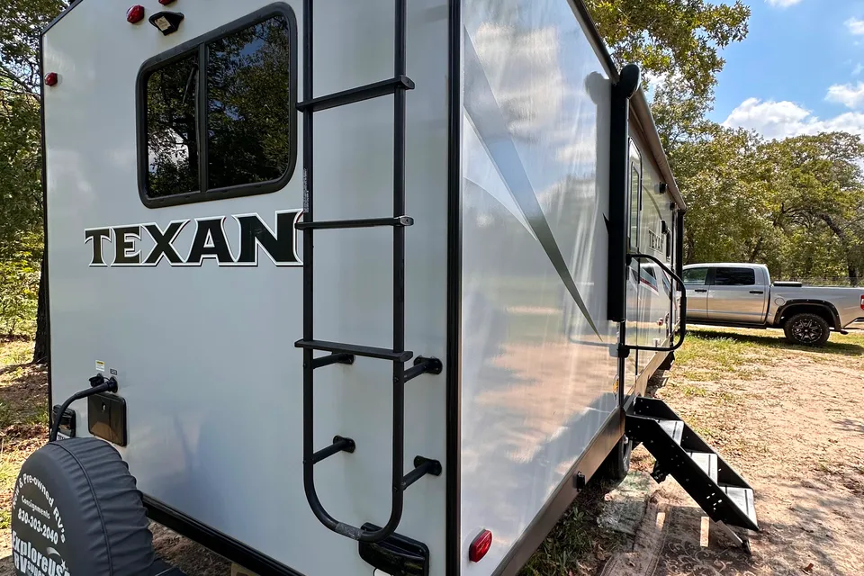 Jake's Crossroads Texan rb29 Travel Trailer