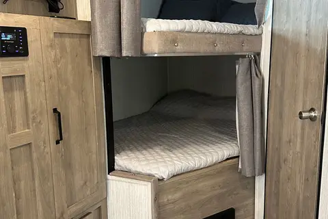 RS Locatif Loc - La Suite sur Roue - 8 Voyageurs  - Clés en main - Puma XLE lite 2021