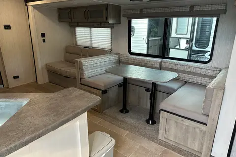 RS Locatif Loc - La Suite sur Roue - 8 Voyageurs  - Clés en main - Puma XLE lite 2021